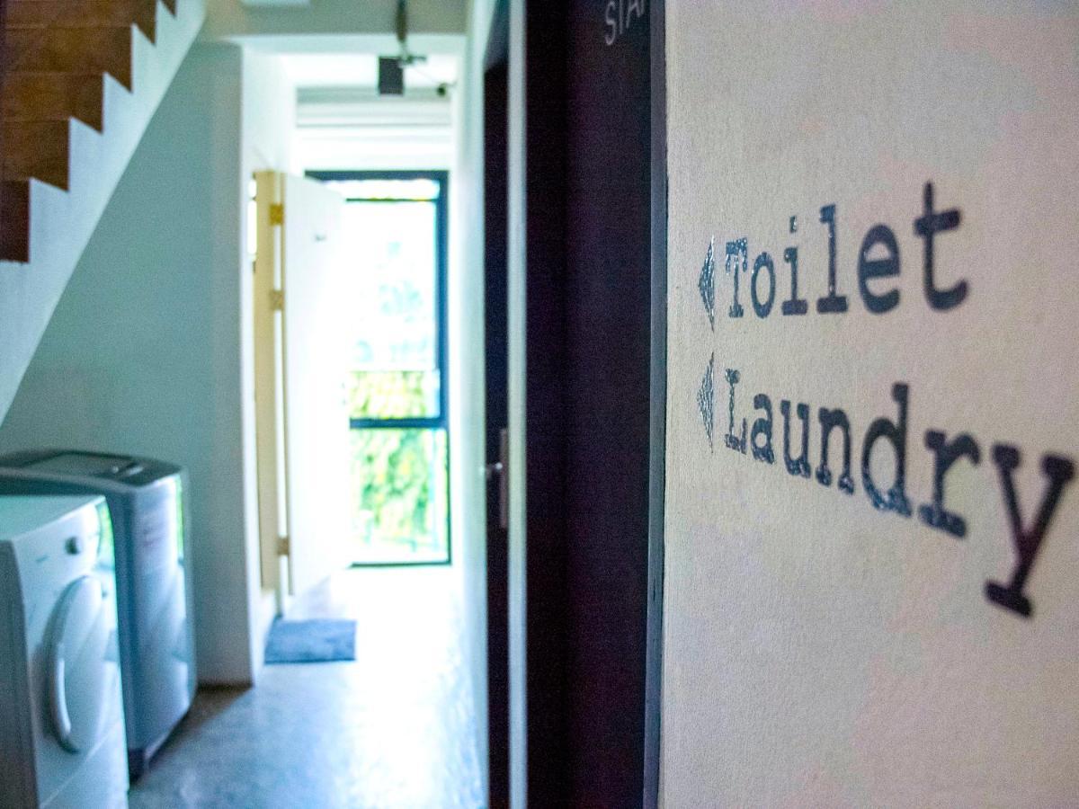 בנגקוק Holy Sheet Hostel מראה חיצוני תמונה