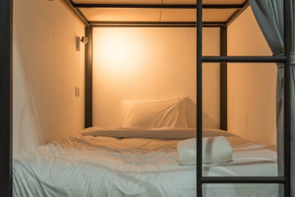 בנגקוק Holy Sheet Hostel מראה חיצוני תמונה